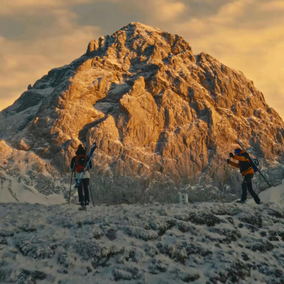 https://www.datocms-assets.com/64716/1707423273-mini-the_north_face.mp4